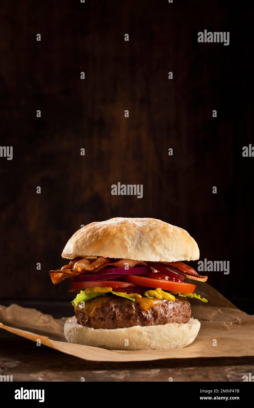 vista frontale delizioso hamburger disposizione. Bella foto Foto Stock