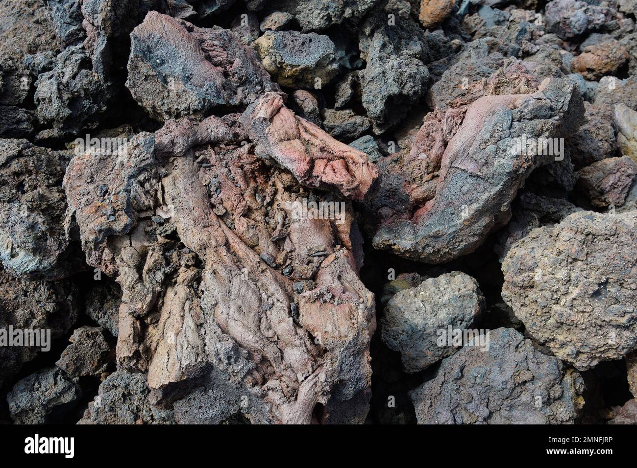 Particolare della roccia vulcanica sul mare a Lanzarote Foto Stock