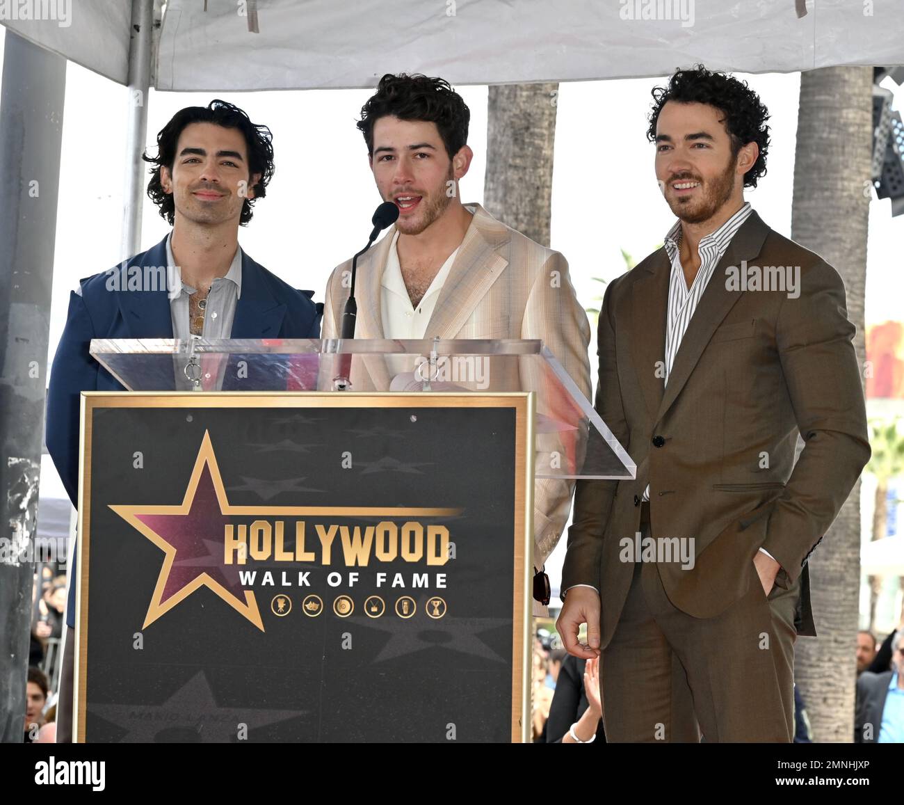 Los Angeles, Stati Uniti. 30th Jan, 2023. Joe Jonas, Nick Jonas e Kevin Jonas alla cerimonia della Hollywood Walk of Fame Star in onore dei Jonas Brothers. Picture Credit: Paul Smith/Alamy Live News Foto Stock