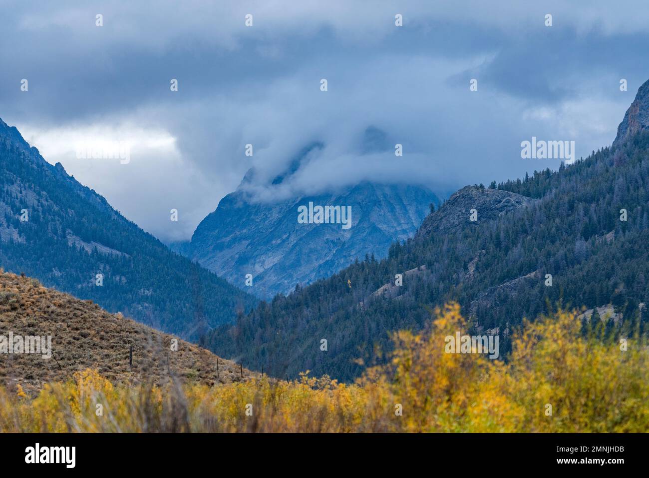 USA, Idaho, Sun Valley, Montagne nuvole in autunno Foto Stock