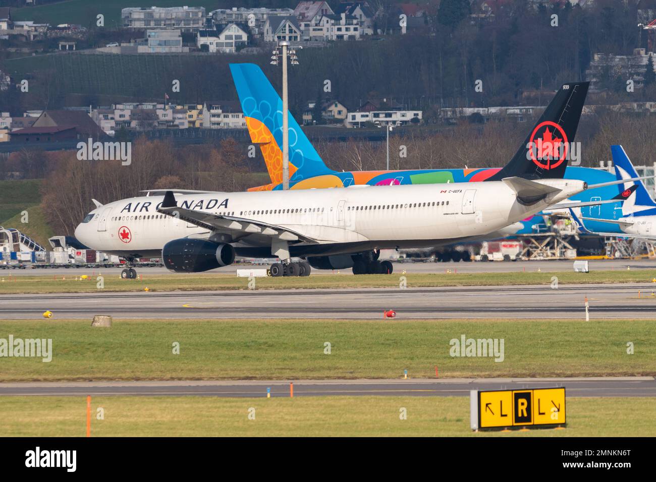 Zurigo, Svizzera, 19 gennaio 2023 Air Canada Airbus A330-343 è in via di tassazione Foto Stock