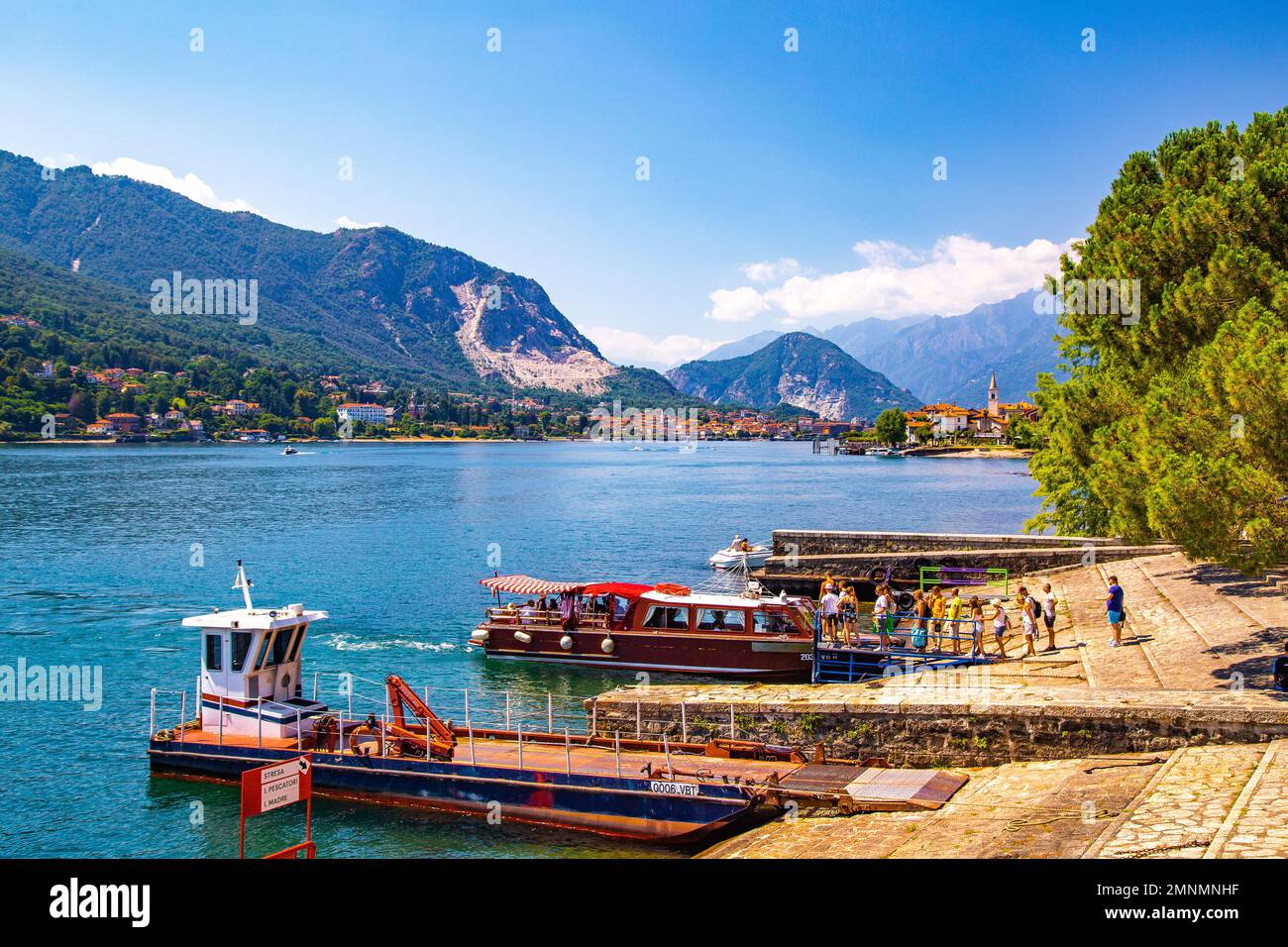 Palazzo Borromeo, Palazzo con vista esterna sull'Isola Bella, arcipelago delle Isole Borromee, Lago maggiore, Italia Foto Stock