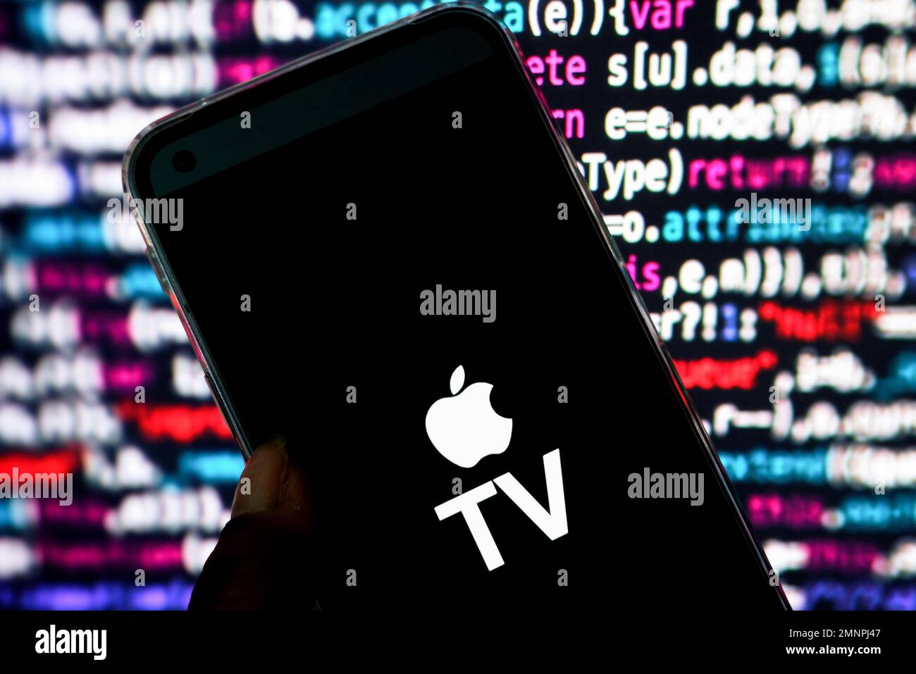 India. 29th Jan, 2023. In questa immagine, sullo smartphone viene visualizzato il logo Apple TV. (Foto di Avishek Das/SOPA Images/Sipa USA) Credit: Sipa USA/Alamy Live News Foto Stock