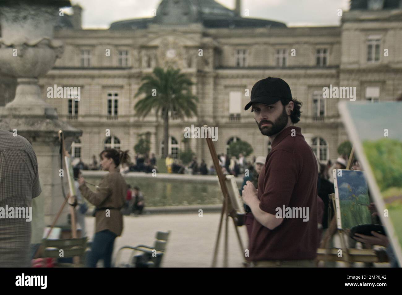 Foto dell'handout non datata da te. Nella foto: Penn Badgley come Joe Goldberg. Guarda la funzione PA SHOWBIZ TV che sei tu. Il credito fotografico dovrebbe essere: PA Photo/©Netflix. ATTENZIONE: Questa immagine deve essere utilizzata solo per accompagnare la funzione PA SHOWBIZ TV. Foto Stock