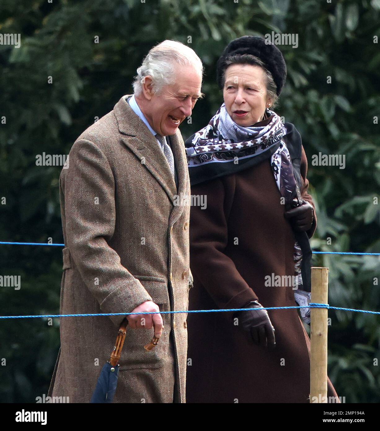 Re Carlo III e Principessa Anna la Principessa reale, assistere alla St Chiesa di Maria Maddalena Domenica mattina servizio, a Sandringham, Norfolk, il 29 gennaio 2023. Foto Stock
