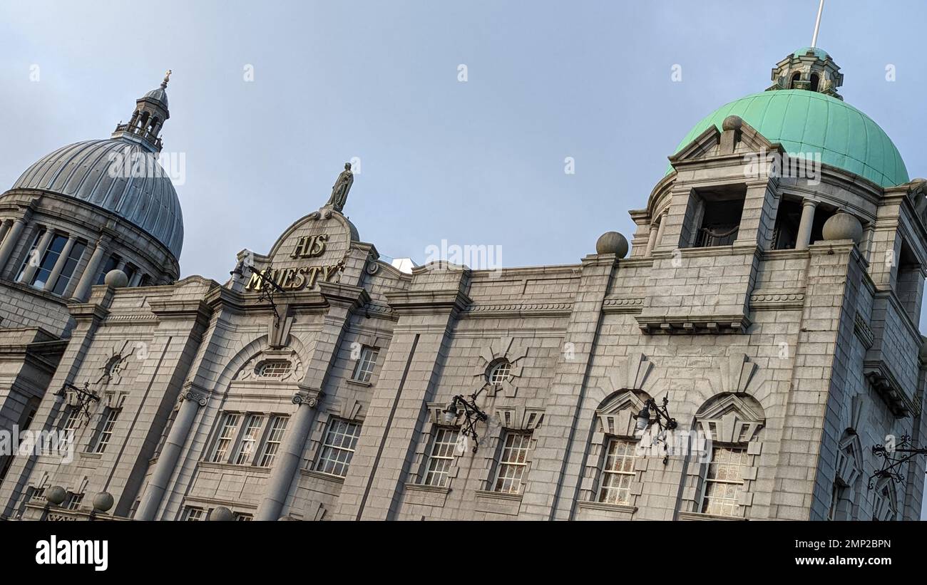 Il Teatro di sua Maestà e la statua di William Wallace, Aberdeen Foto Stock