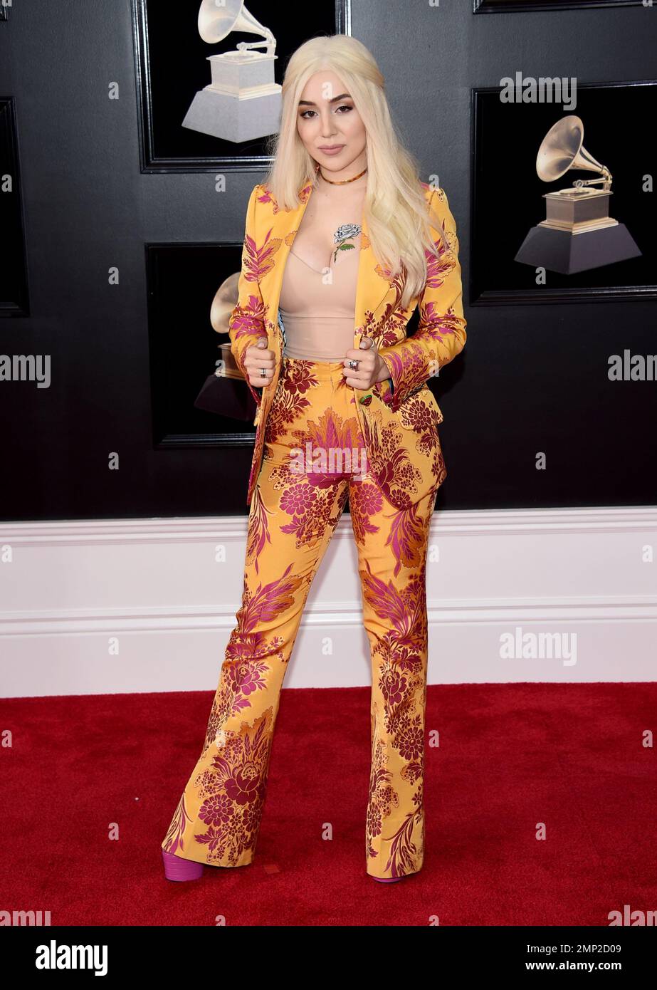 Ava Max arrives at the 60th annual Grammy Awards at Madison Square Garden on Sunday, Jan. 28, 2018, in New York. (Photo by Evan Agostini/Invision/AP) Foto Stock