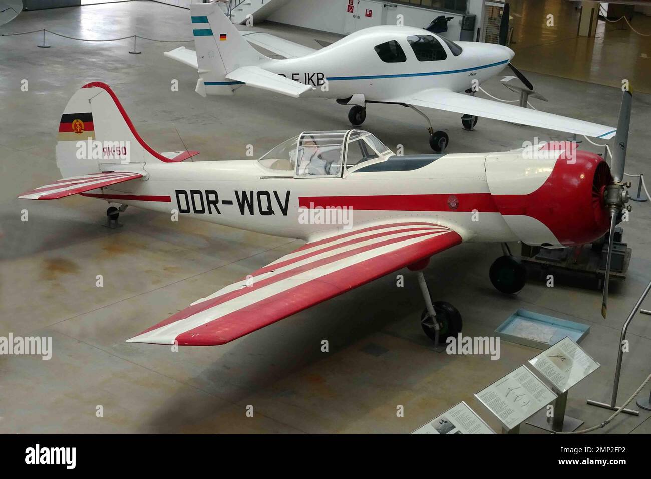 Germania, Baviera, Schleissheim: DDR-WQV Yakovlev YAK-50 (c/n 781206) in Deutsches Museum Flugwerft. Foto Stock