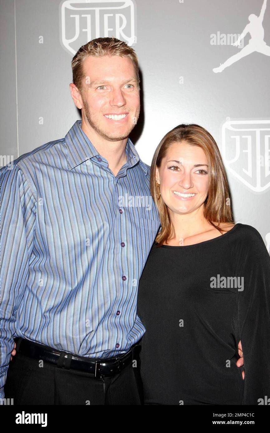 Roy Halladay e la moglie in arrivo per la Giordania celebrano Derek Jeter Party, New York, NY, 7/14/08. Foto Stock