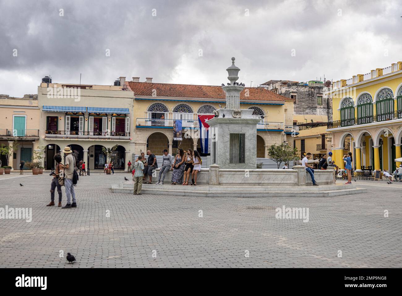 La Fontana, Piazza Vecchia, l'Avana Vecchia, l'Avana, Cuba Foto Stock