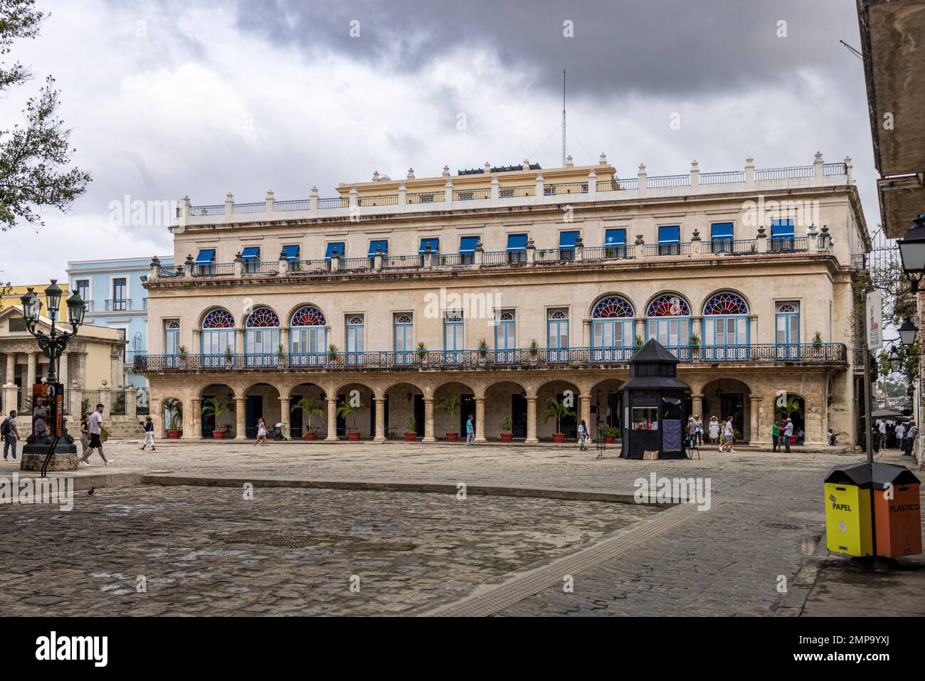 Hotel Santa Isabel, Plaza de Armas, l'Avana Vecchia, l'Avana, Cuba Foto Stock