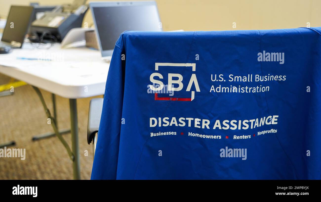 Sanford, Florida, (ottobre 12, 2022) - Small Business Administration che opera un Business Recovery Center nel centro di Sanford aiutando i sopravvissuti a richiedere prestiti a basso tasso di interesse per il ripristino. Robert Kaufmann/FEMA Foto Stock