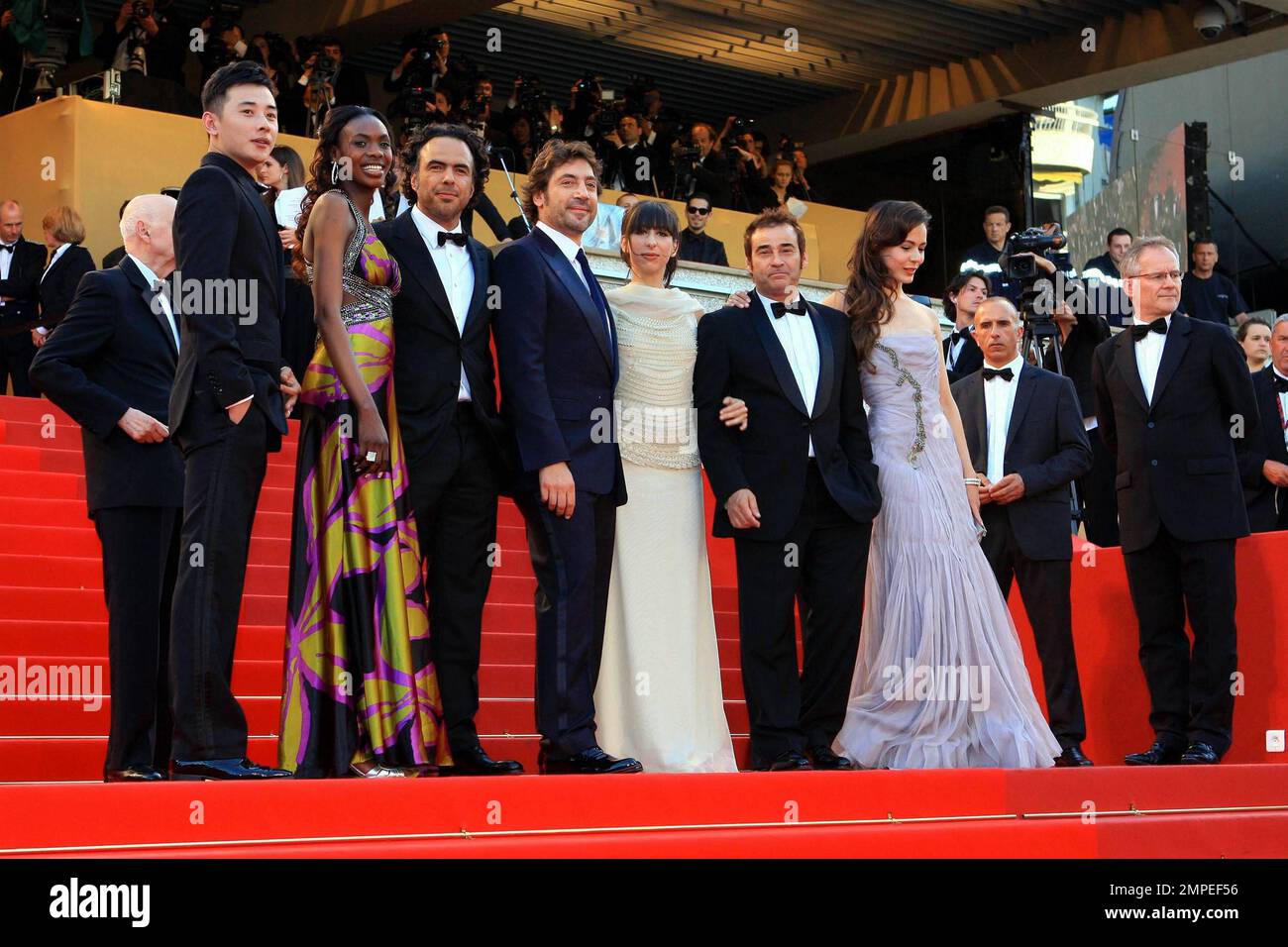 Cast del film alla prima di 'Biutiful' al 63rd° Festival di Cannes. Cannes, Francia. 5/17/10. Foto Stock