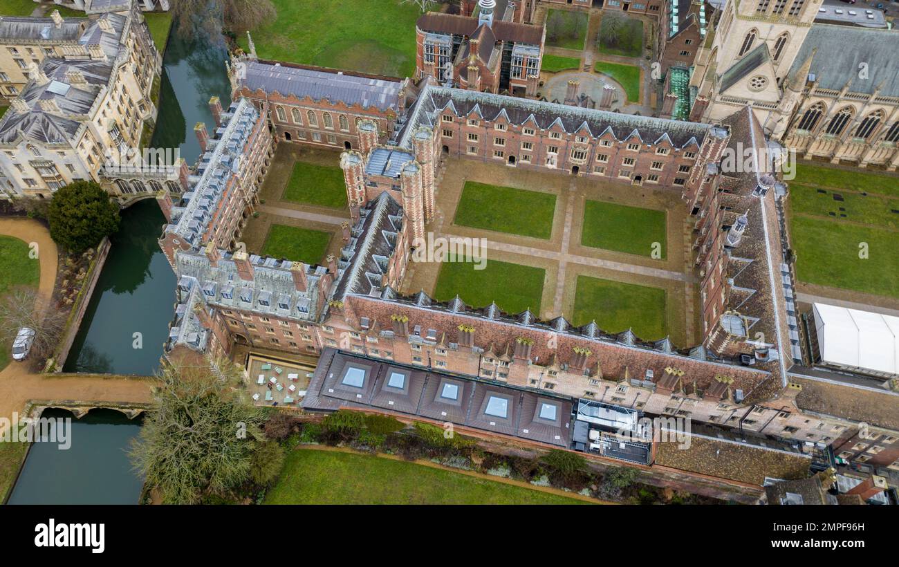 La foto del gennaio 26th 2023 mostra una vista aerea del St John's College dell'Università di Cambridge. Foto Stock