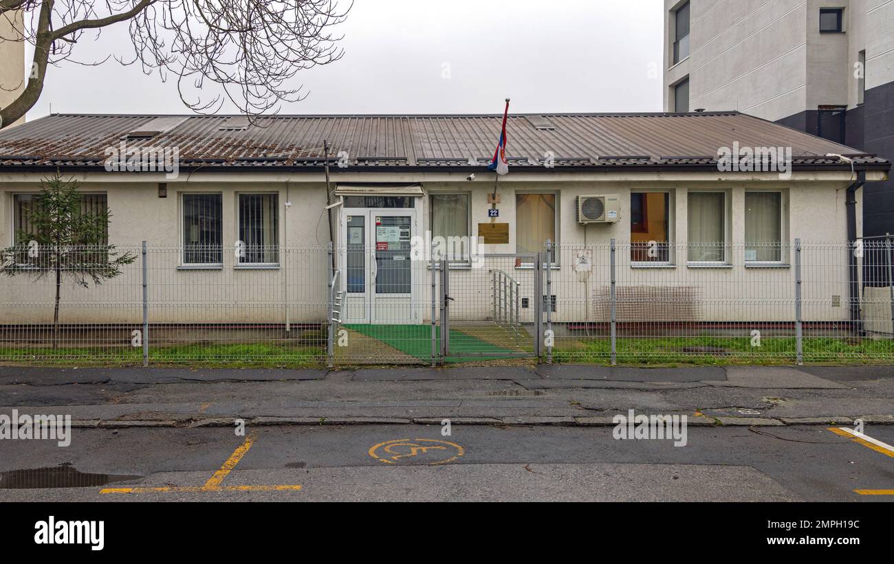 Belgrado, Serbia - 14 gennaio 2023: Edificio dell'Ufficio nazionale per l'occupazione della Serbia in via Lomina. Foto Stock