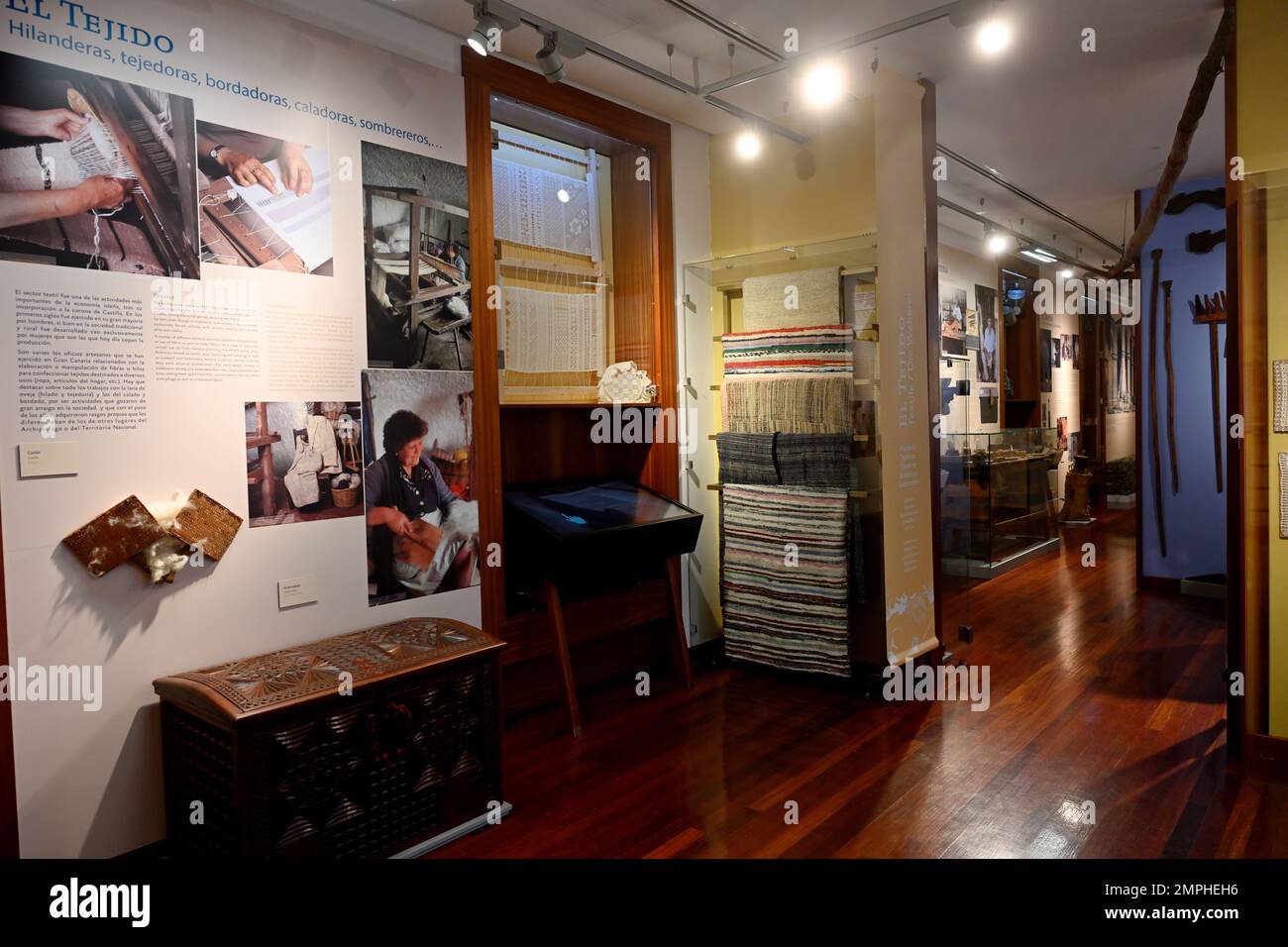 Mostre all'interno del museo del faro di Maspalomas, Latarnia Morska, storia dell'arazzo nell'isola, Gran Canaria Foto Stock