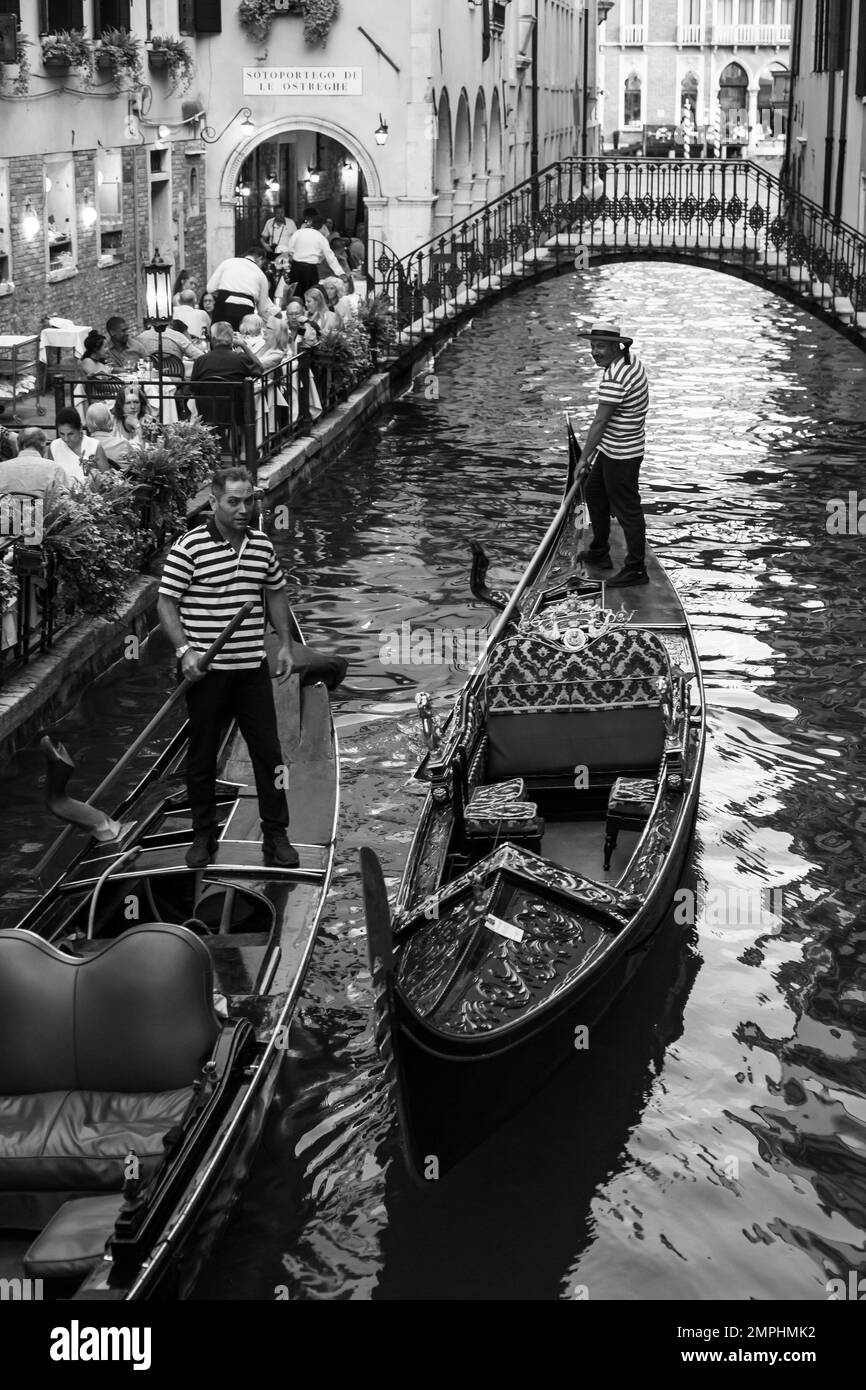 A Venezia, dalla Gondola allo yacht di lusso Foto Stock