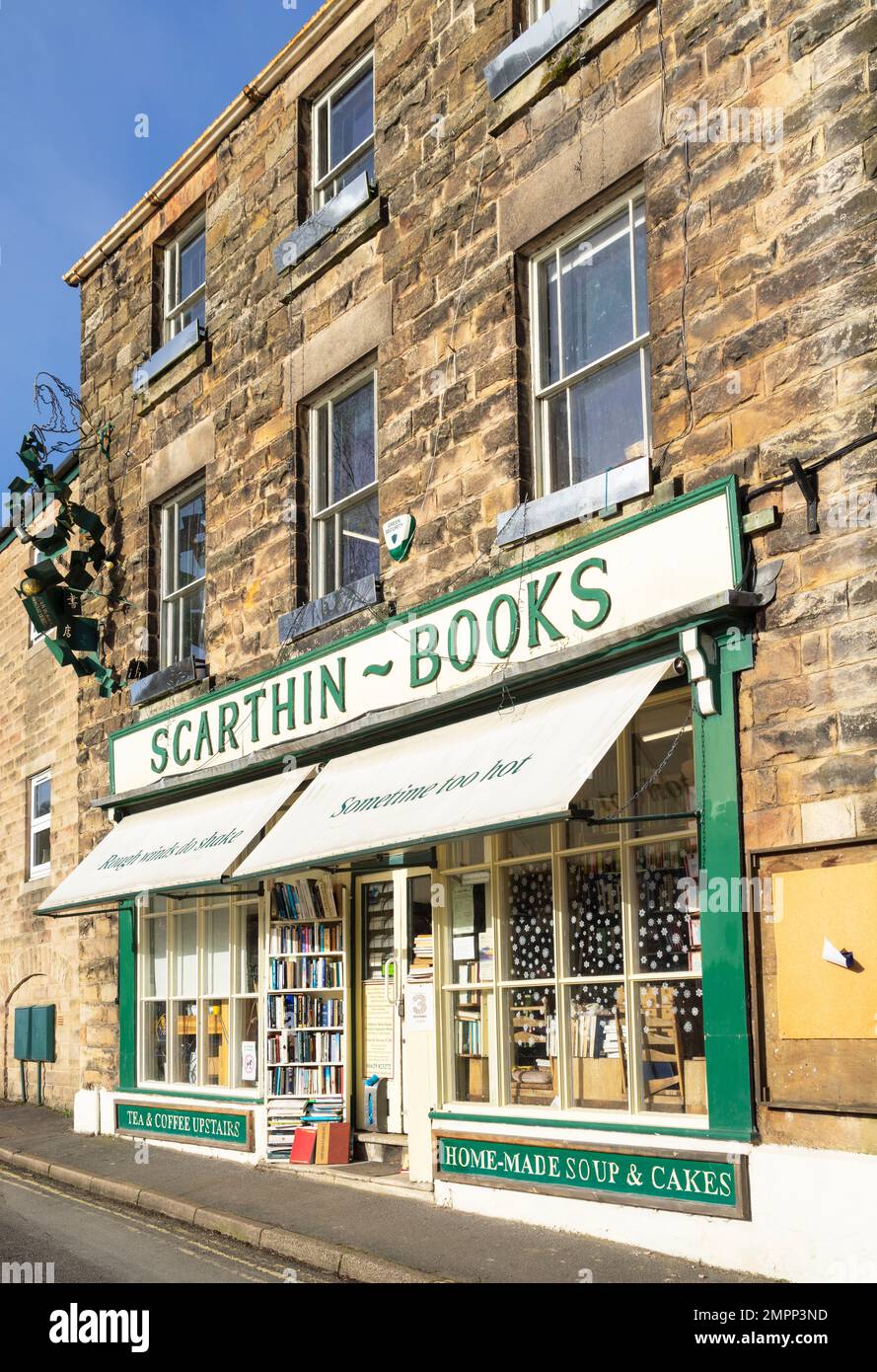 Cromford Village Cromford Derbyshire Scarthin prenota una libreria e un caffè sulla Promenade Cromford Derbyshire Dales Derbyshire Inghilterra Regno Unito GB Europa Foto Stock