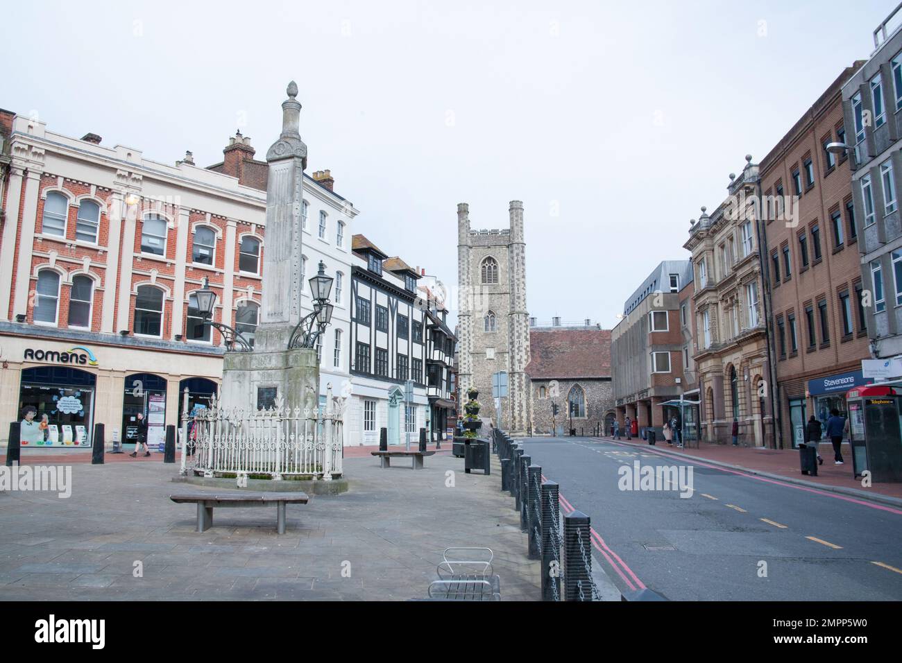 Viste di Market Place a Reading, Berkshire nel Regno Unito Foto Stock