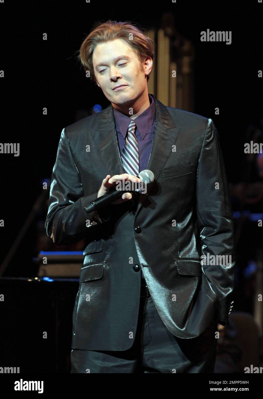 Clay Aiken si esibisce dal vivo in concerto presso il Durham Performing Arts Center. Durham, North Carolina. 29th novembre 2012. Foto Stock