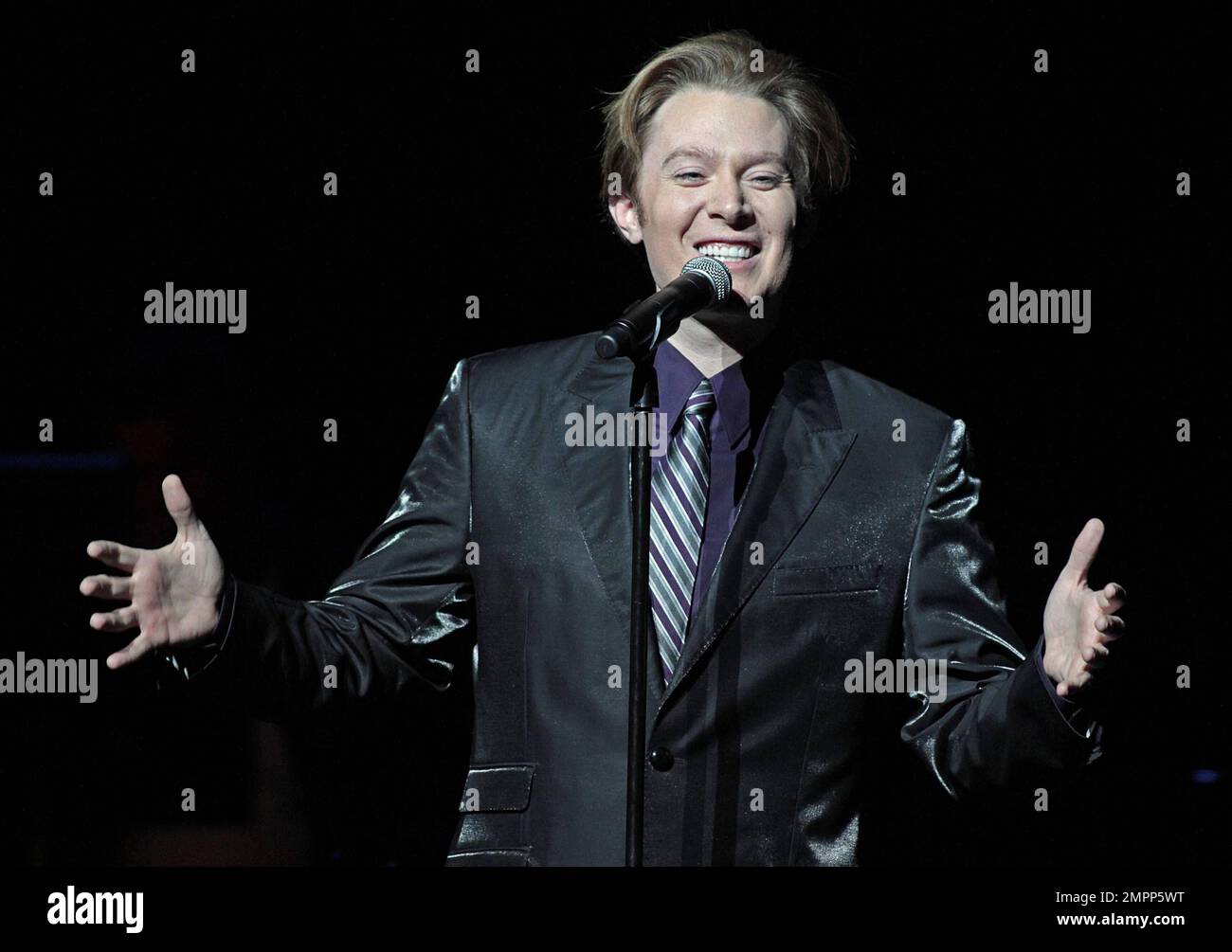 Clay Aiken si esibisce dal vivo in concerto presso il Durham Performing Arts Center. Durham, North Carolina. 29th novembre 2012. Foto Stock