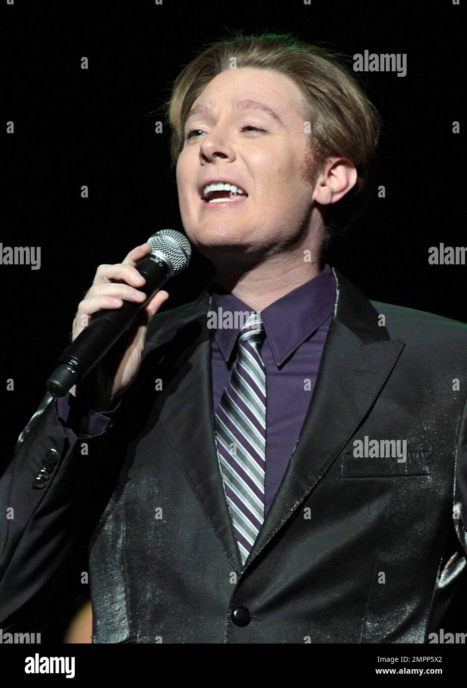 Clay Aiken si esibisce dal vivo in concerto presso il Durham Performing Arts Center. Durham, North Carolina. 29th novembre 2012. Foto Stock