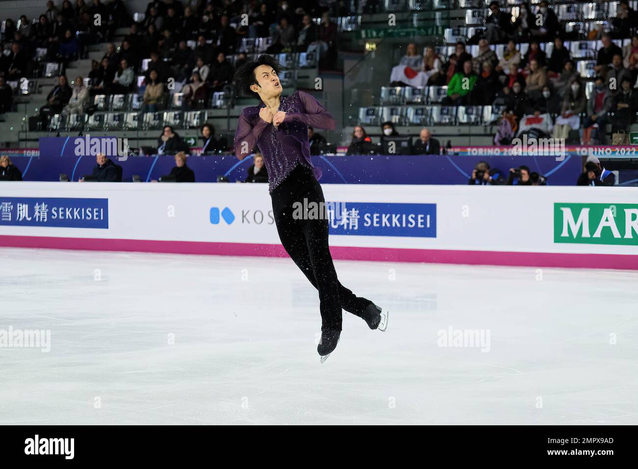 SOTA Yamamoto (JPN) si esibisce durante la Senior Men - Free Skating della ISU Grand Prix of Figure Skating Final di Torino a Palavela. Foto Stock