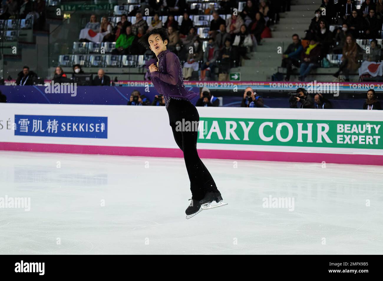 SOTA Yamamoto (JPN) si esibisce durante la Senior Men - Free Skating della ISU Grand Prix of Figure Skating Final di Torino a Palavela. Foto Stock