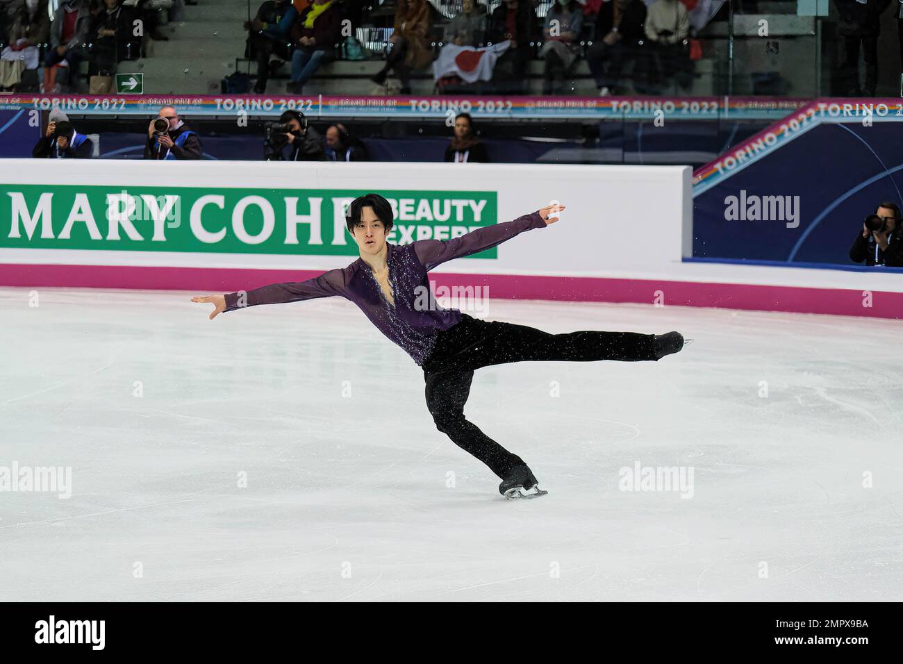 SOTA Yamamoto (JPN) si esibisce durante la Senior Men - Free Skating della ISU Grand Prix of Figure Skating Final di Torino a Palavela. Foto Stock
