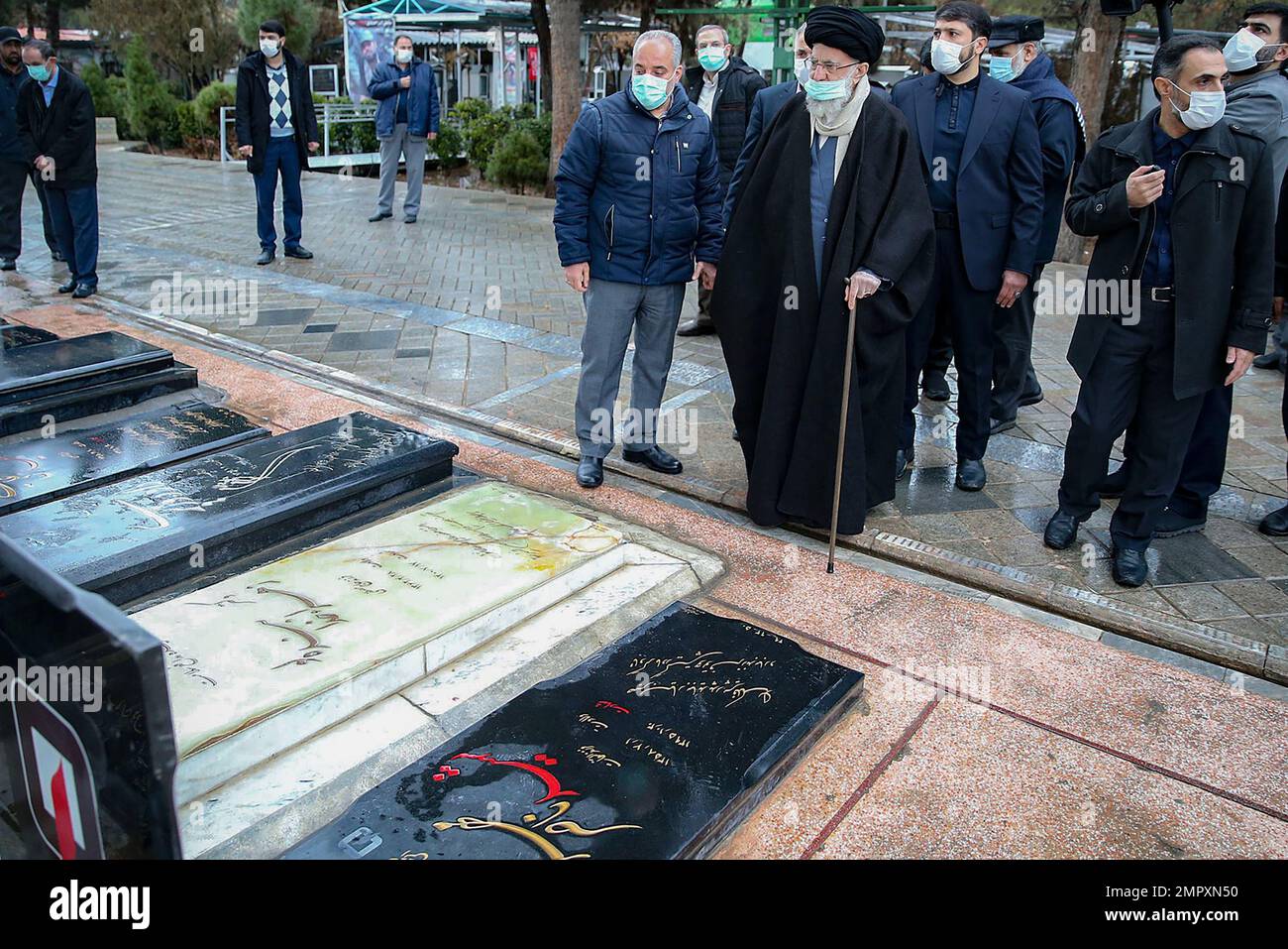 Teheran, Iran. 31st Jan, 2023. Il leader supremo iraniano Ayatollah Ali Khamenei partecipa alla cerimonia di rinnovo della fedeltà agli ideali del fondatore della Repubblica islamica, dell'Ayatollah Ruhollah Khomeini e dei martiri della rivoluzione islamica a Teheran, in Iran, il 31 gennaio 2023. Photo by Iran's Supreme leader Press Office/UPI Credit: UPI/Alamy Live News Foto Stock