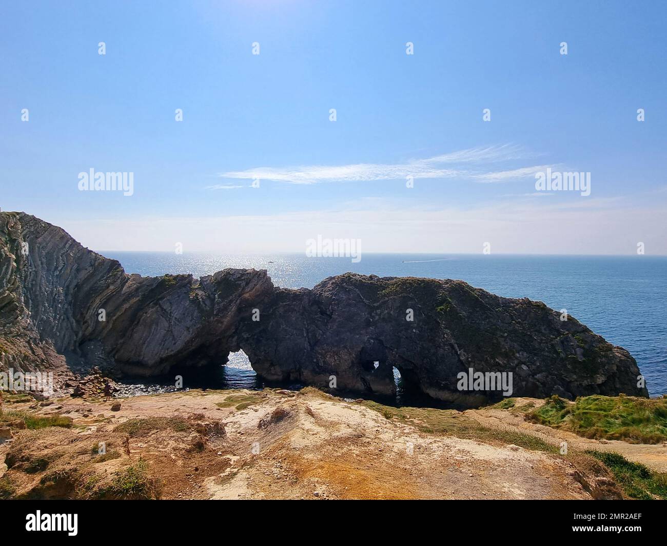 Tyneham Village, vicino a Durdle Door sul Jurassic Park in Inghilterra, si estende sotto la passeggiata fino al punto più alto della passeggiata sulla scogliera a Dorset e a East Devon. Inghilterra. Foto Stock