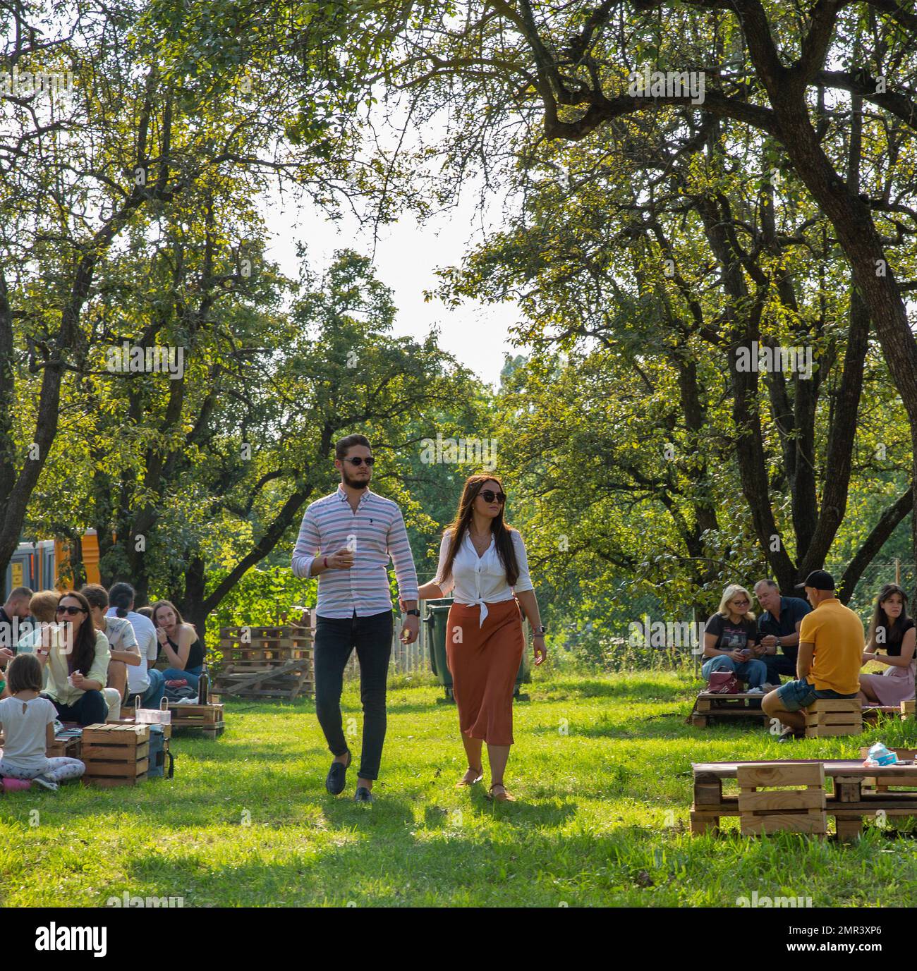 Kiev, Ucraina - 11 settembre 2021: La gente visita il Kartuli Fest Georgian Wine Party nel National Exhibition Center. Foto Stock