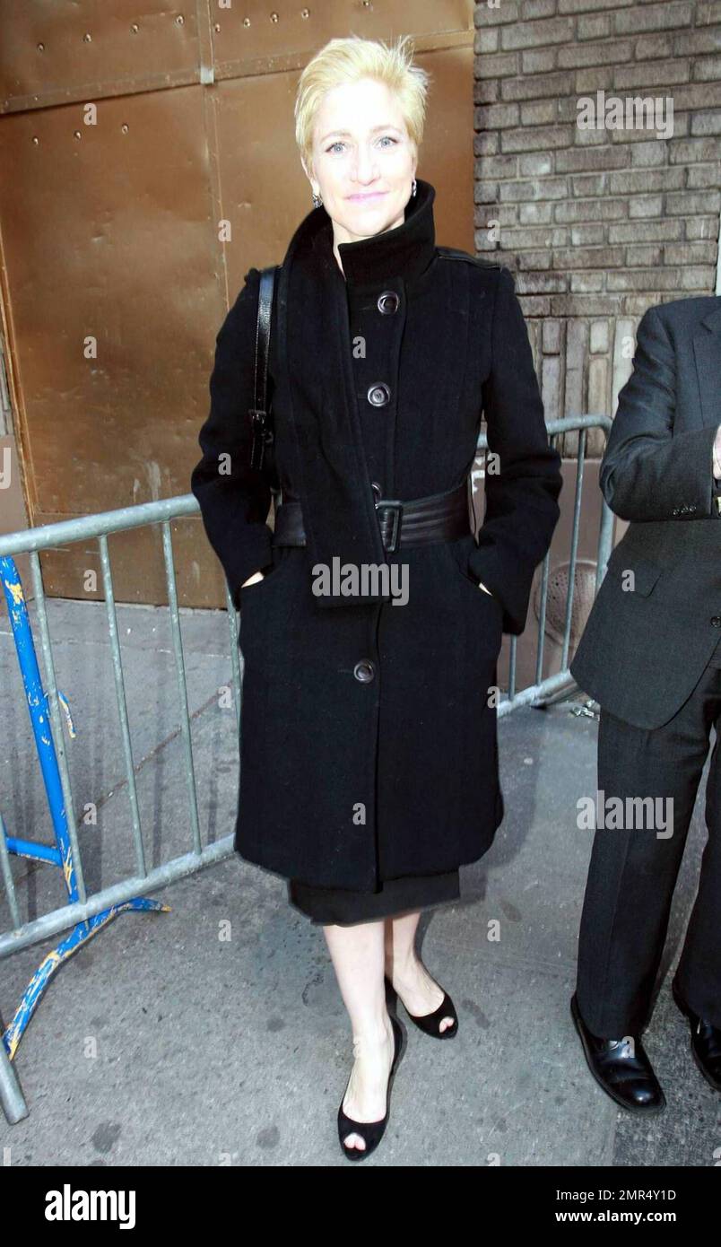 L'attrice Edie Falco partecipa alla serata di apertura di God of Carnage al Bernard B. Jacobs Theater di New York, 03/22/09. Foto Stock