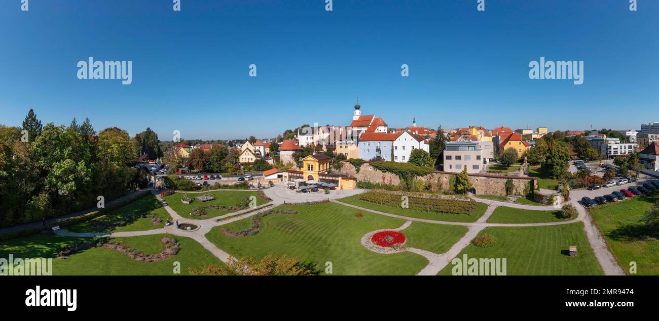 Fucinato, parco, giardino barocco orangery con le mura della città vecchia, Schärding, Innviertel, Austria superiore, Austria, Europa Foto Stock