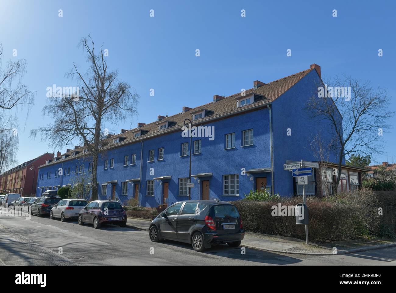 Edifici residenziali, Linigstraße, Hufeisensiedlung, Britz, Neukölln, Berlino, Germania, Europa Foto Stock