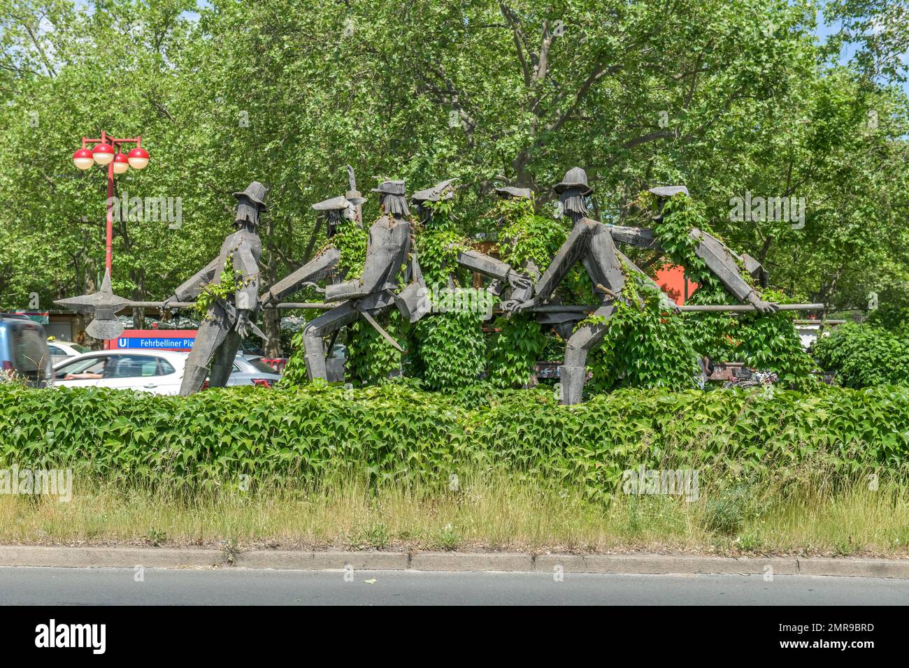 Scultura i sette Svevi, Hohenzollerndamm, Fehrbelliner Platz, Wilmersdorf, Berlino, Germania, Europa Foto Stock