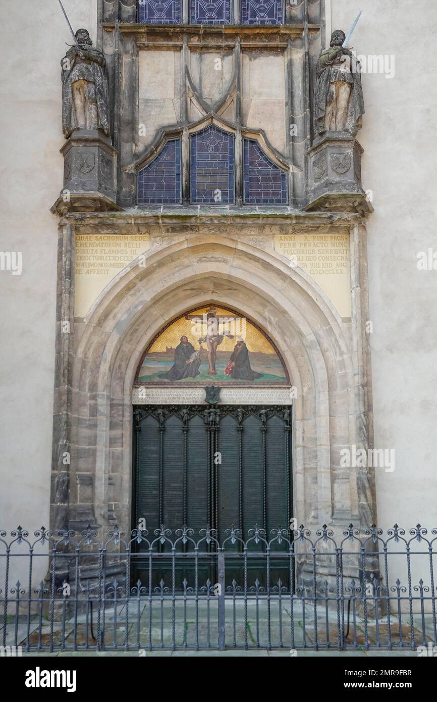 Porta di tesi, Chiesa del Castello, Luther City Wittenberg, Sassonia-Anhalt, Germania, Europa Foto Stock