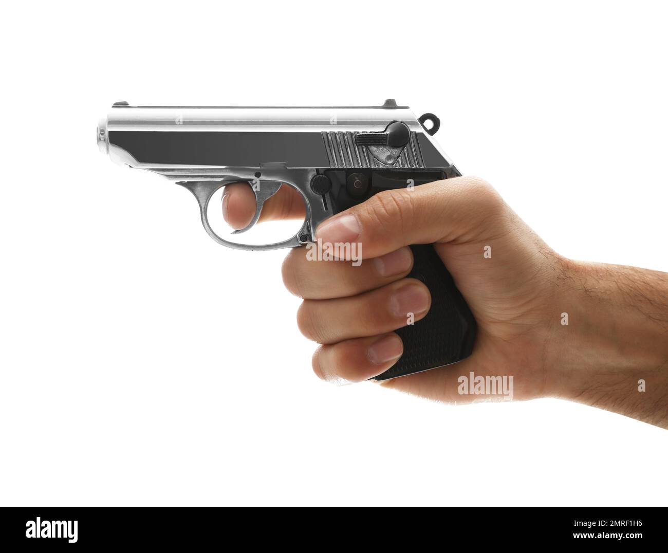 Killer professionale con pistola su sfondo bianco, primo piano Foto Stock