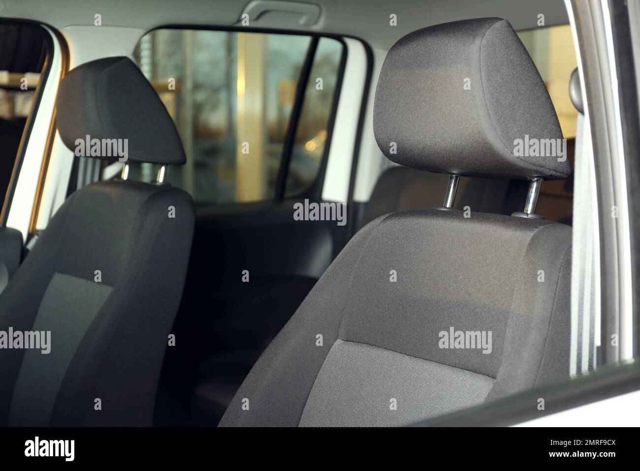 Poggiatesta per auto in tessuto immagini e fotografie stock ad alta  risoluzione - Alamy