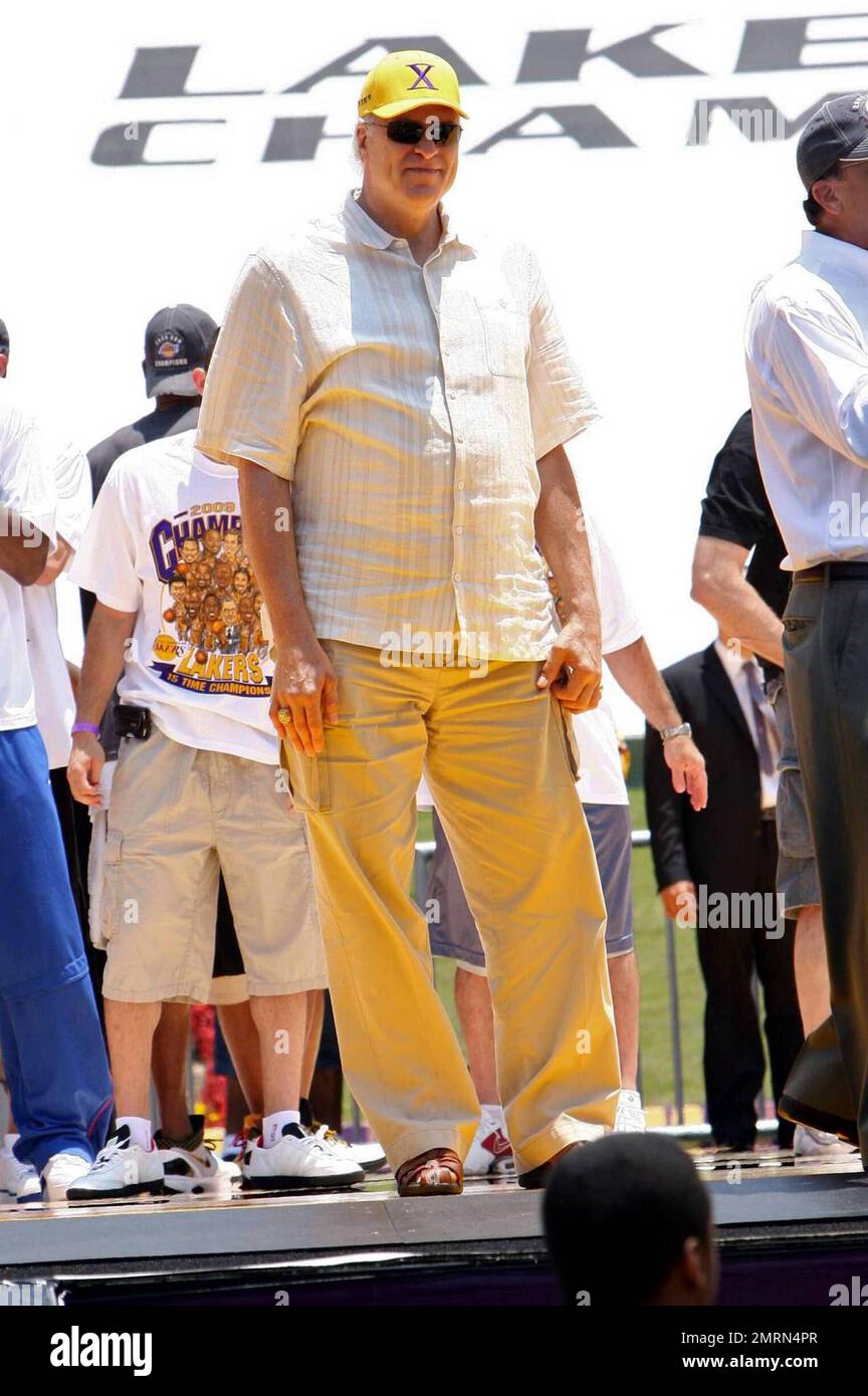 I Los Angeles Lakers festeggiano il loro NBA Championship con una sfilata nel centro di Los Angeles e terminano al Los Angeles Memorial Coliseum di fronte a 95.000 tifosi. Los Angeles, California. 06/17/2009. Foto Stock