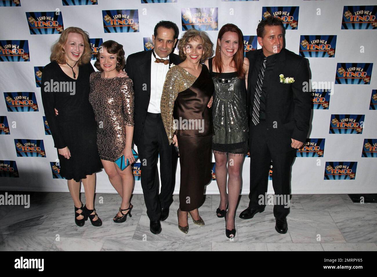 Jan Maxwell, Mary Catherine Garrison, Tony Shalhoub, Brooke Adams, Jennifer Laura Thompson, Anthony Lapaglia partecipa al party serale di apertura di 'Lend Me A Tenor' a New York, NY 4/4/10. . Foto Stock