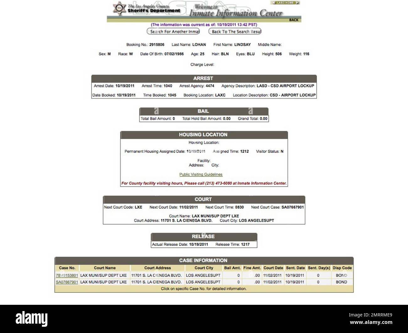 Questa è le informazioni di prenotazione per Lindsay Lohan dal Los Angeles County Sherriff's Department. Le informazioni di prenotazione riportano erroneamente Lohan come maschio piuttosto che femmina. Lindsay ha partecipato ad un'audizione di prova di questo pomeriggio in cui il giudice Stephanie Sautner ha revocato l'indagine di Lohan a causa della sua incapacità di svolgere il suo servizio comunitario. Lindsay è stato immediatamente ammanettato e la cauzione è stata fissata a $100.000. Il procuratore di Lohan, Shawn Holley, aveva già a disposizione un bondsman che gli permette di inviare immediatamente la cauzione. All'attrice di 25 anni, turbata, fu ordinato di tornare in tribunale il novembre Foto Stock