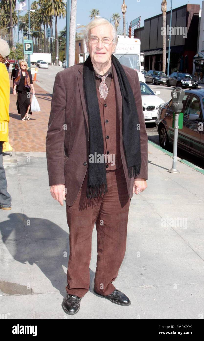 Esclusivo!! Il leggendario attore Martin Landau corre a Beverly Hills, California. 3/16/09. Foto Stock