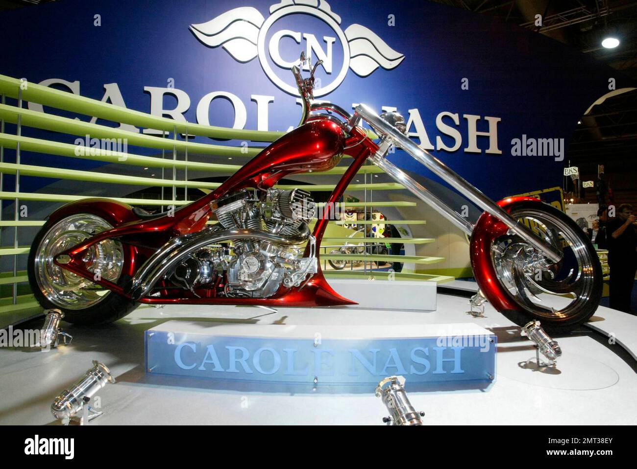 Esposizione personalizzata del chopper nello stand Carole Nash al Motorcycle & Scooter show Birmingham NEC UK, 10/26/2006 Foto Stock