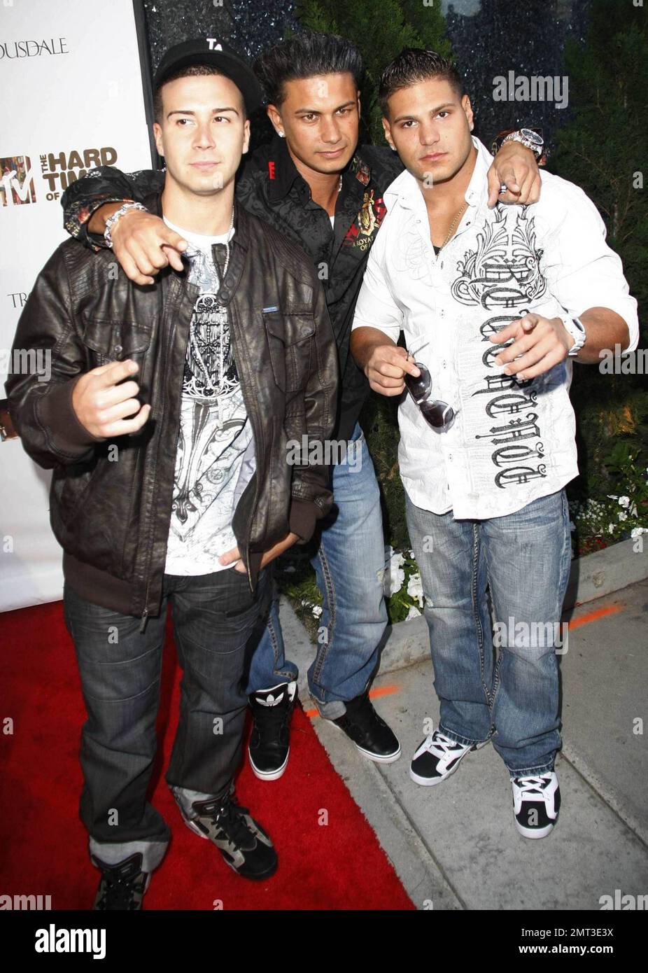 Ronnie Ortiz-Magro, Paul 'DJ Pauly D' DelVecchio e Vinny Guadagnino arrivano alla festa di lancio per due serie TV MTV 'The Hard Times of RJ Berger' e 'Warren the Ape'. "The Hard Times of RJ Berger" è prodotto dal ragazzo David Katzenberg di Nicky Hilton. Los Angeles, California. 06/07/10. Foto Stock