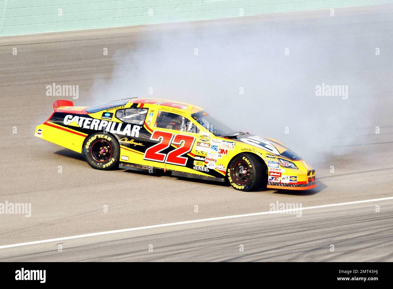 NOVEMBRE 20TH 2005, MIAMI FL. NASCAR Nextel Series Ford 400 inseguono il campionato di coppa all'Homestead Motor Speedway che si tiene dal 20th al 20th novembre. Miami FL, 11-20-05 Scott Wimmer gira fuori al quarto turno. Foto Stock