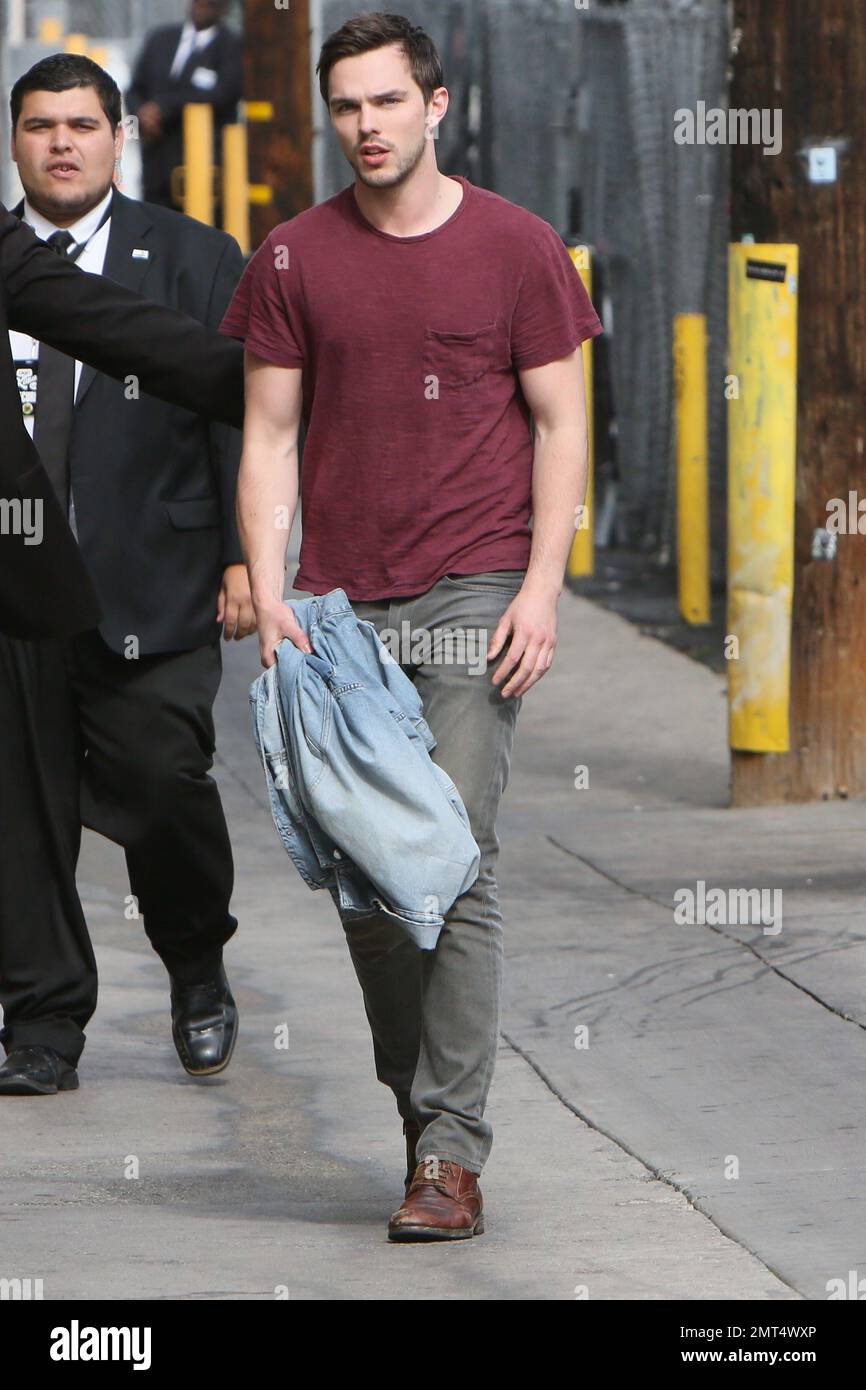 Nicholas Hoult arriva a Jimmy Kimmel Live. Los Angeles, California. 6th maggio 2015. Foto Stock