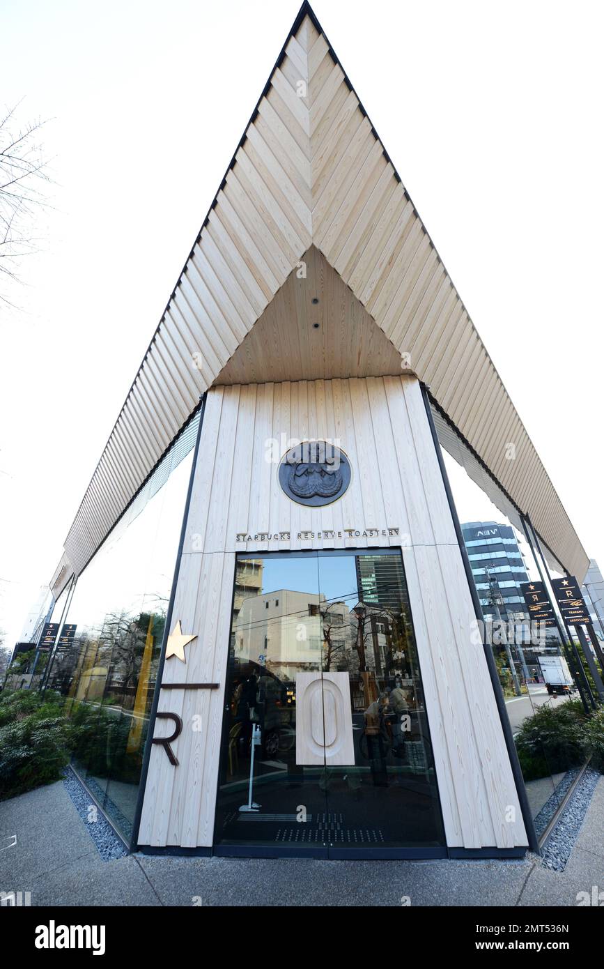 La Riserva Starbucks è una delle più grandi della città di Meguro a Tokyo, Giappone. Foto Stock
