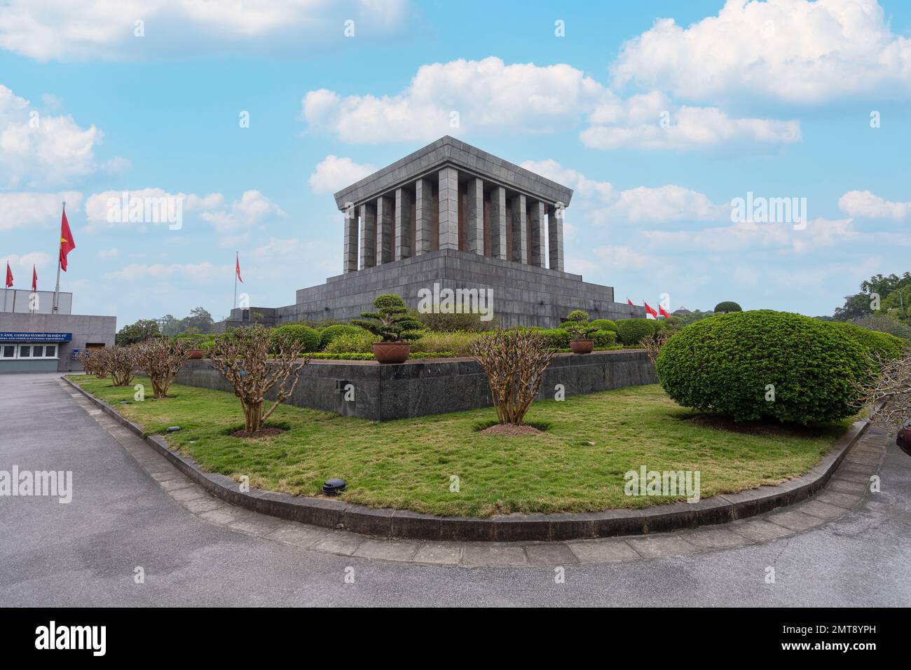 Hanoi, Vietnam, gennaio 2023. Vista panoramica del mausoleo di ho Chi Minh nel centro della città Foto Stock