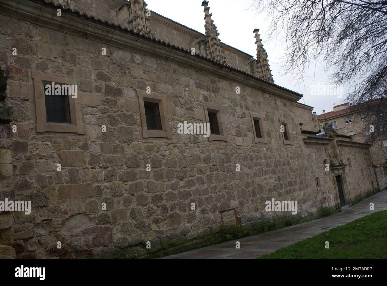 La Iglesia de Sancti Spiritus de Salamanca, es un templo Católico perteneciente al estilo del Gótico tardío, y es el único resto que sobrevive en la a Foto Stock